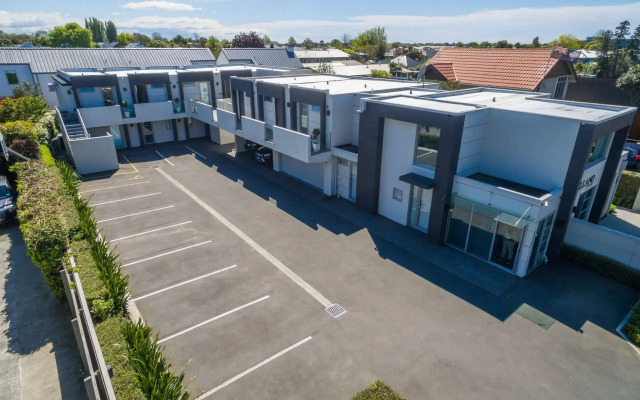Bellano Motel Suites