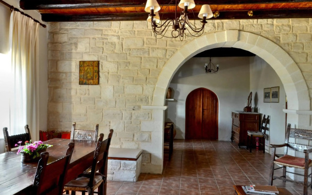 Anna-Malai Traditional Cretan Villa