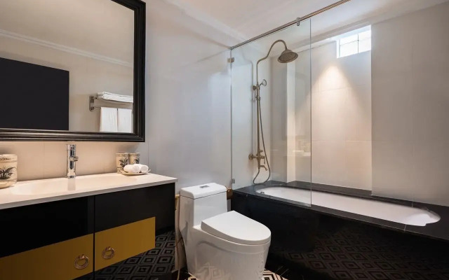 The Flower Boutique Hotel & Travel