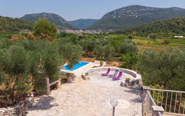 Stunning Home in Ston With 2 Bedrooms, Wifi and Outdoor Swimming Pool