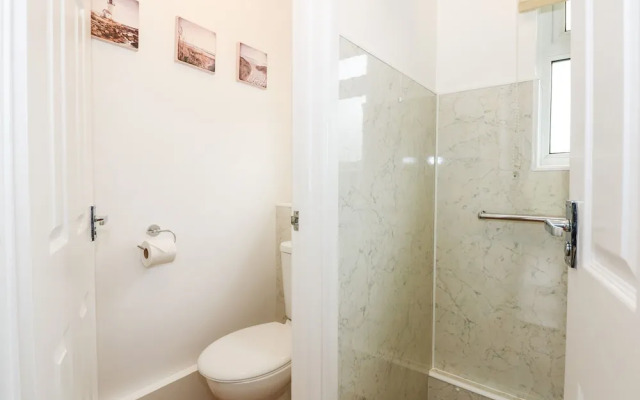 8 Royal Chalet Park
