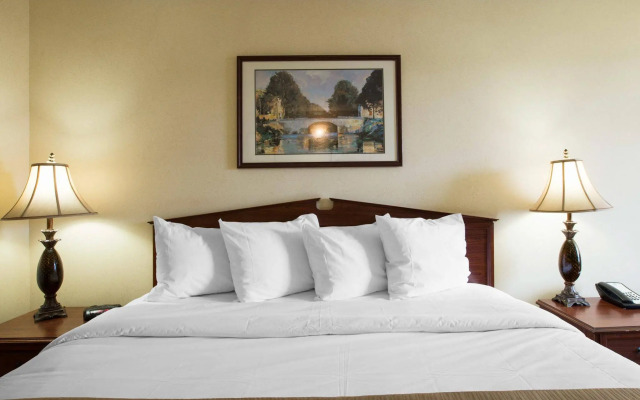 Quality Inn Bessemer I-20 exit 108