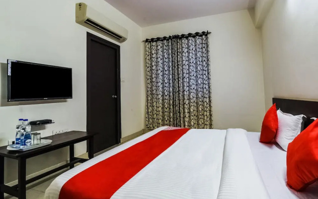 OYO 16653 Green City Service Apartment