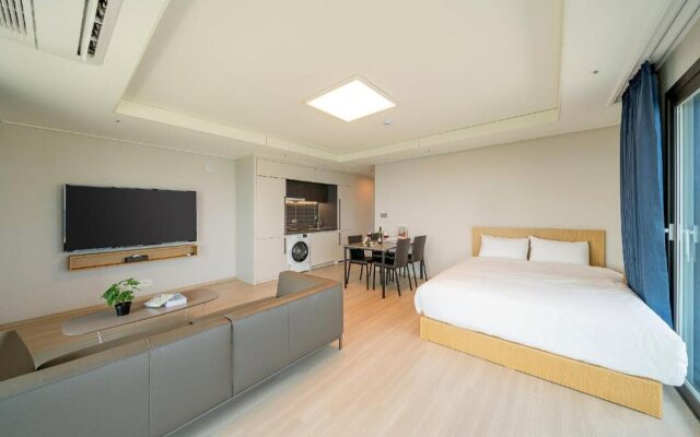 Sokcho I Park Suite Hotel and Residence