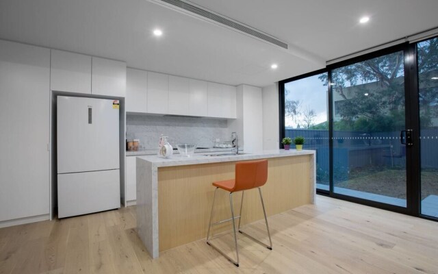 106*Modern Prestige*3-Storey New Establishment