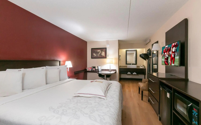 Red Roof Inn PLUS+ Boston - Framingham