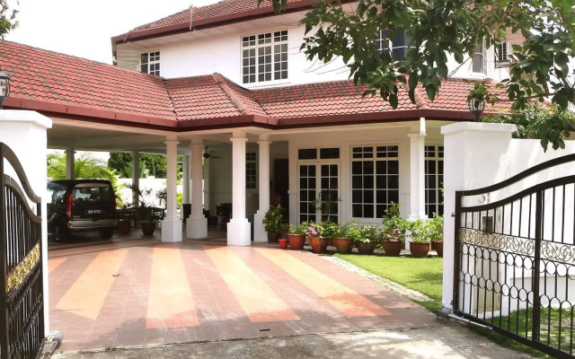 Rumah Putih near KLIA & Xiamen University
