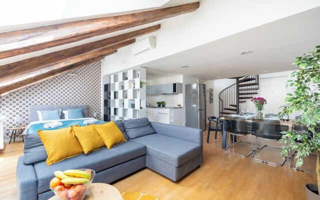 Modern 3 bedrooms apartment with AC