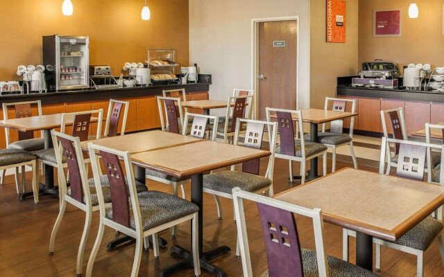 Spark by Hilton Indianapolis Northeast Fishers