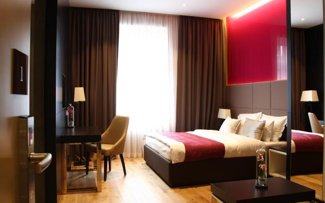 Maccani Luxury Suites