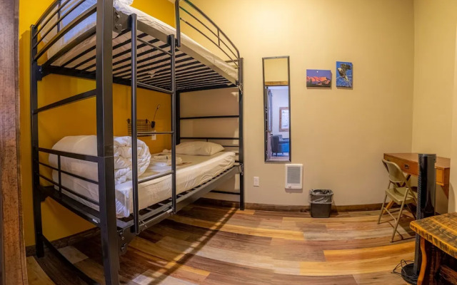 Pintler's Portal Hostel