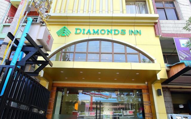 Diamonds Inn