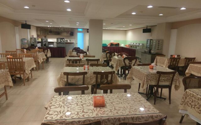 Puyisy Business Hotel