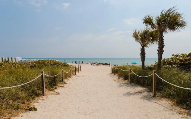 FOUND Hotel Miami Beach