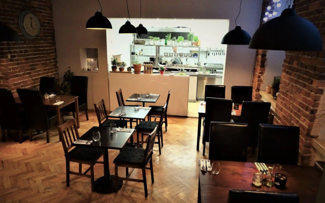 Platinum Aparthotel