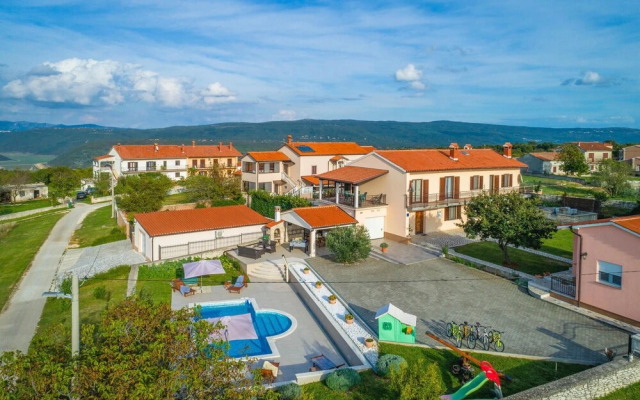 Nice Home in Hrboki With Wifi and 3 Bedrooms