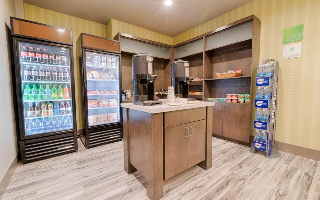 Holiday Inn Knoxville N - Merchant Drive by IHG