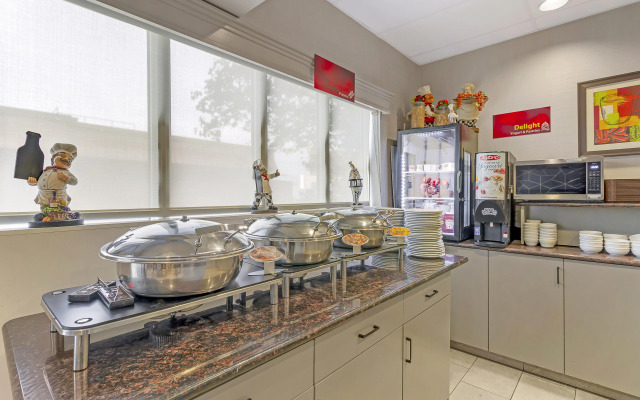 Best Western Plus Pembina Inn & Suites