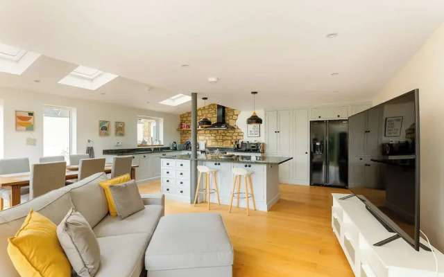 Spacious 3BD with Large Garden in Aynho