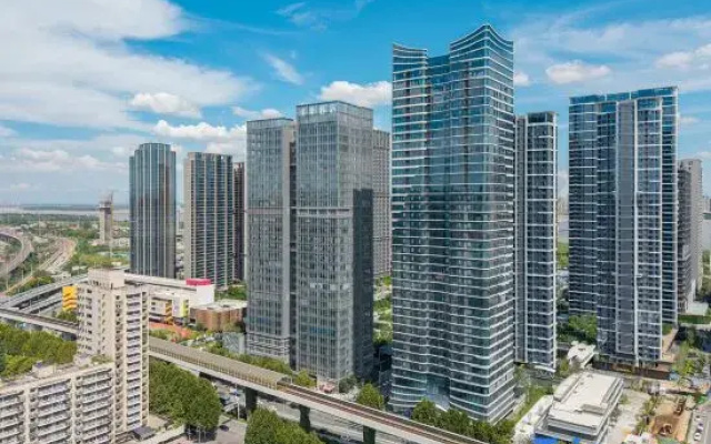 Ji Hotel (Wuhan Erqi Riverside High-Rise River View )