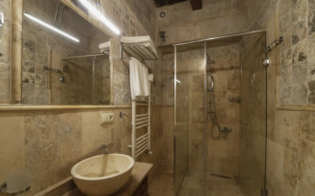 Tekkaya Cave Hotel