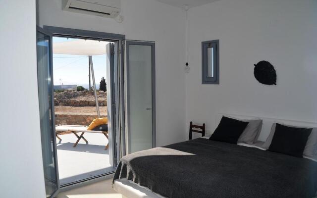 The Hedonist Square cycladic house with sea view