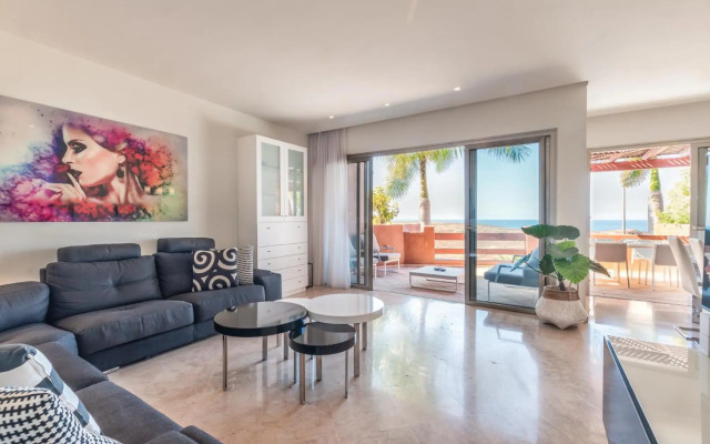 Alzaro 1-3 DELUXE SEA VIEW & JACUZZI 3B