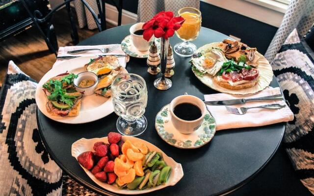 Belmont Blvd Bed and Breakfast