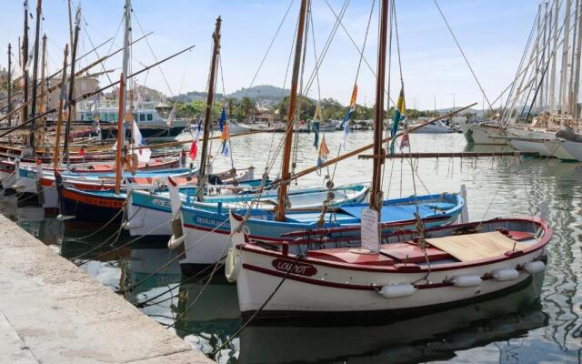 Charming studio with balcony and sea view in Sanary-sur-Mer - Welkeys