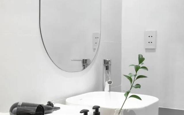 Pin Poshtel