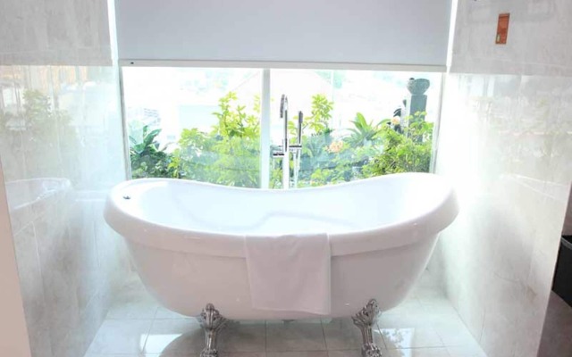 Sparks Life Jakarta, ARTOTEL Curated