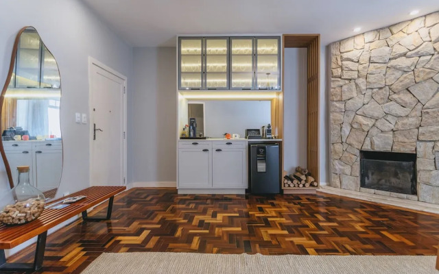 Apto bem Equipado c Wifi Lareira e boa Localiza o