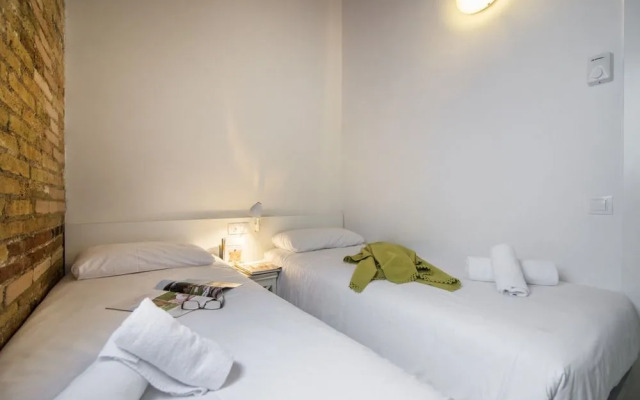 Happy People Gaudi Sant Pau Apartments