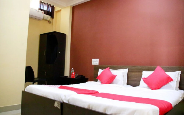 OYO 23423 Hotel Malabar Palace