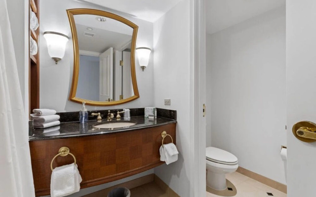 Boardwalk 2BR 3BA Condo Cozysuites at Showboat