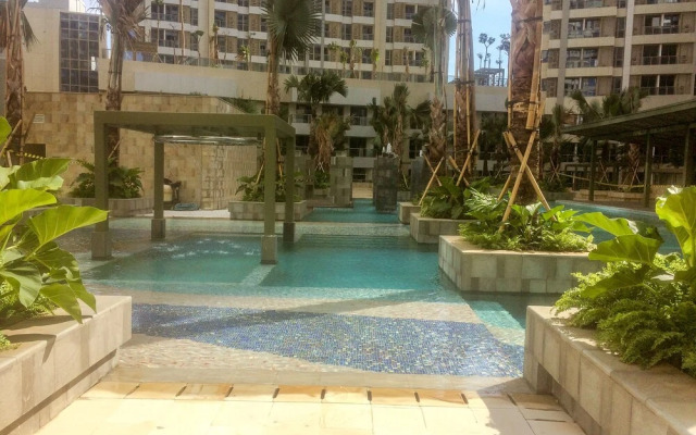 Luxury 1BR Apartment Taman Anggrek Residence