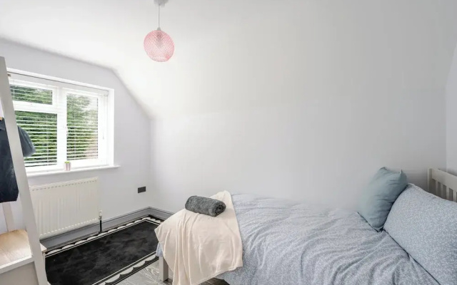 Detached House in Quiet Village - Pets Allowed