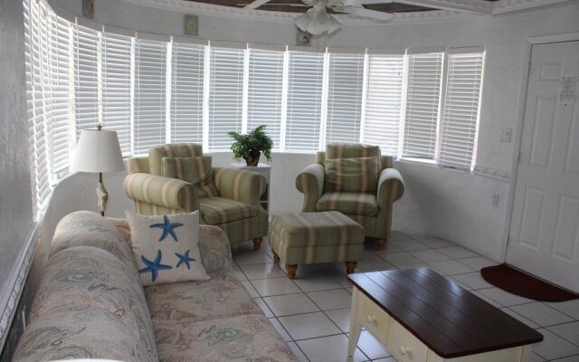 Island Breeze Inn