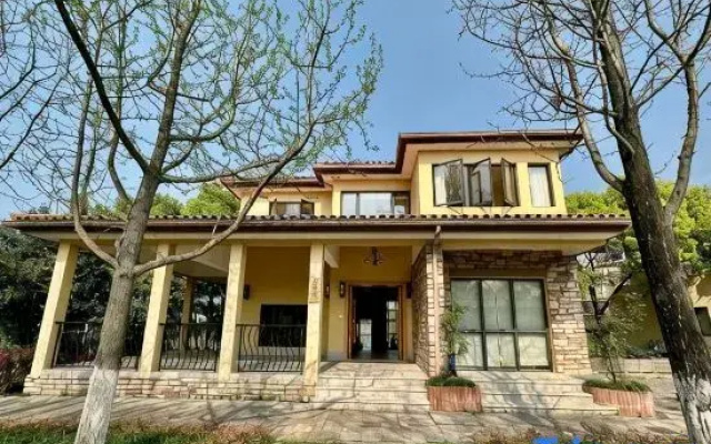 Huyun Mountain House