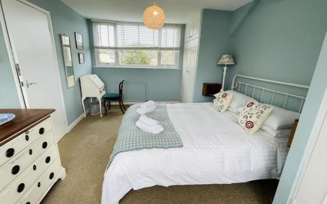 Number 20 - Central, Classic style, Private and Parking
