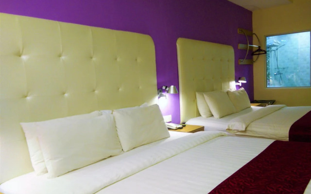 Lumut Suites