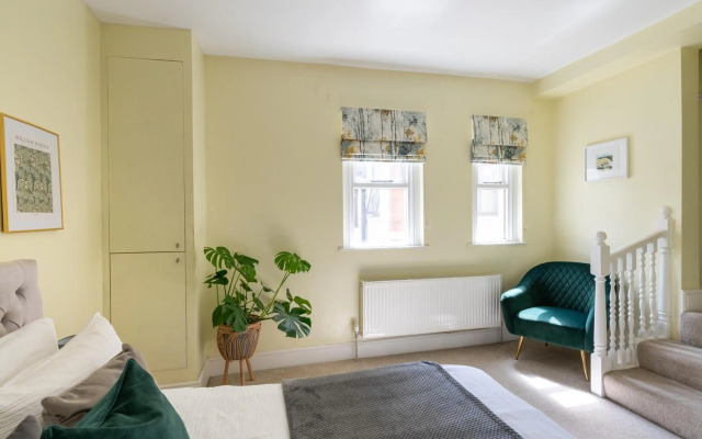Entire 2 Bedroom Apartment In Central Cardiff