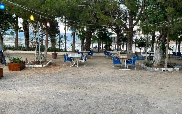 Ünlü Konaklama Kafe