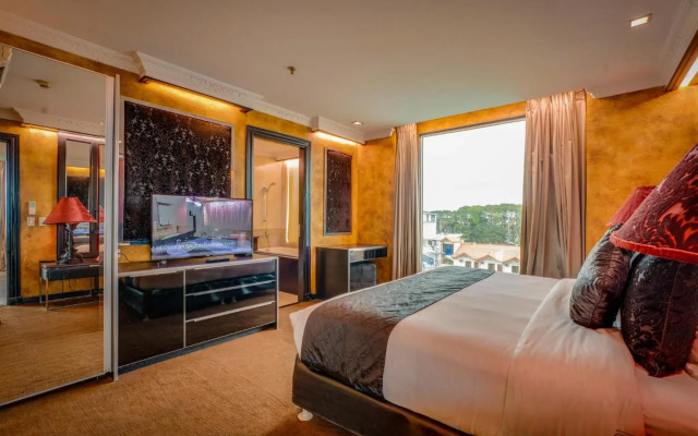 Fields Plaza Suites
