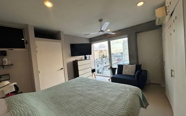 2BR Penthouse with Rooftop Pool