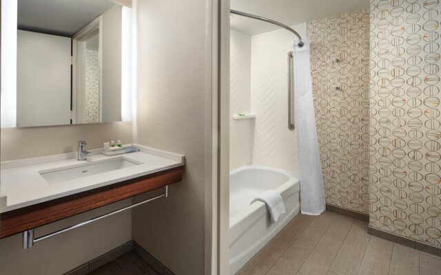 Holiday Inn Long Beach - Downtown Area