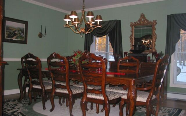 Silver Service Inn