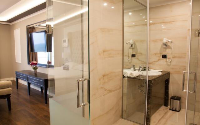 Premium Beach Hotel