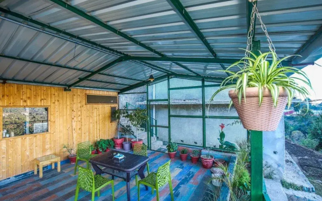 OYO 12186 Home Bright 3BHK Kasauli