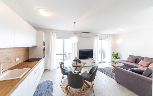 Beautiful Apartment in Trogir With Wifi and 2 Bedrooms
